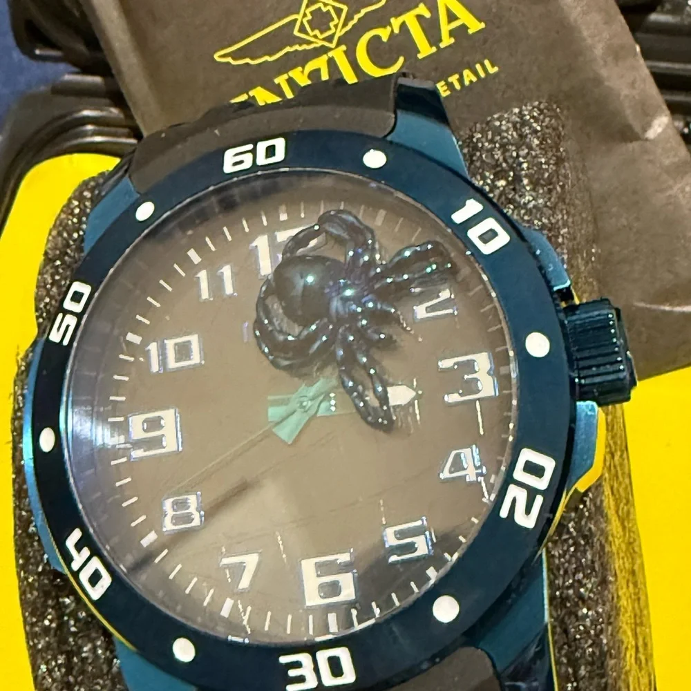 Invicta Sea Spider Blue and Black Watch RARE! - Picture 2 of 5